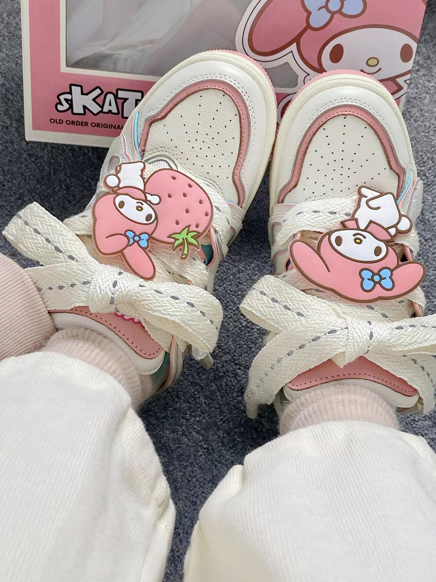 Cartoon sneakers  UB108