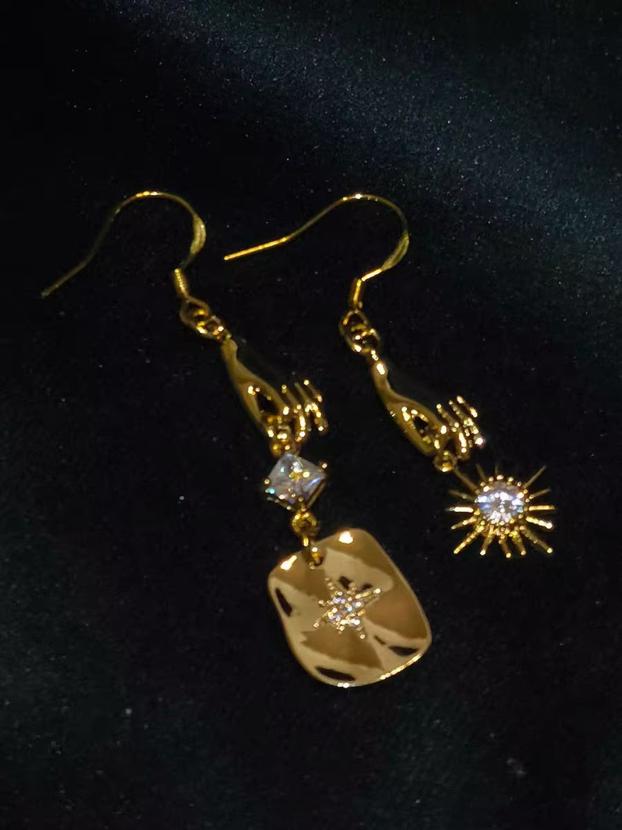 ASTRAL ASYMMETRICAL EARRINGS UB98218