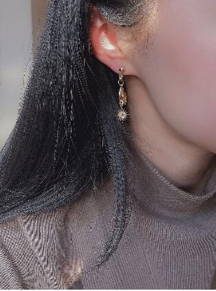 ASTRAL ASYMMETRICAL EARRINGS UB98218