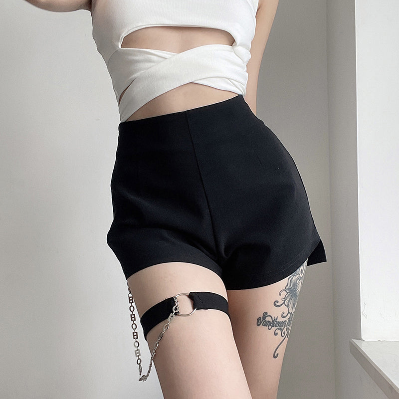 BLACK CHAIN LEG LOOP SHORTS UB2591