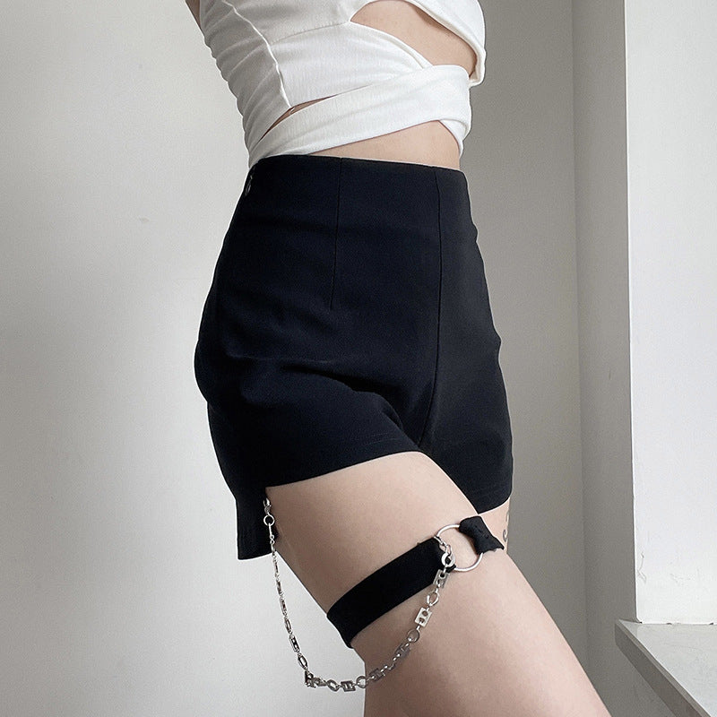 BLACK CHAIN LEG LOOP SHORTS UB2591