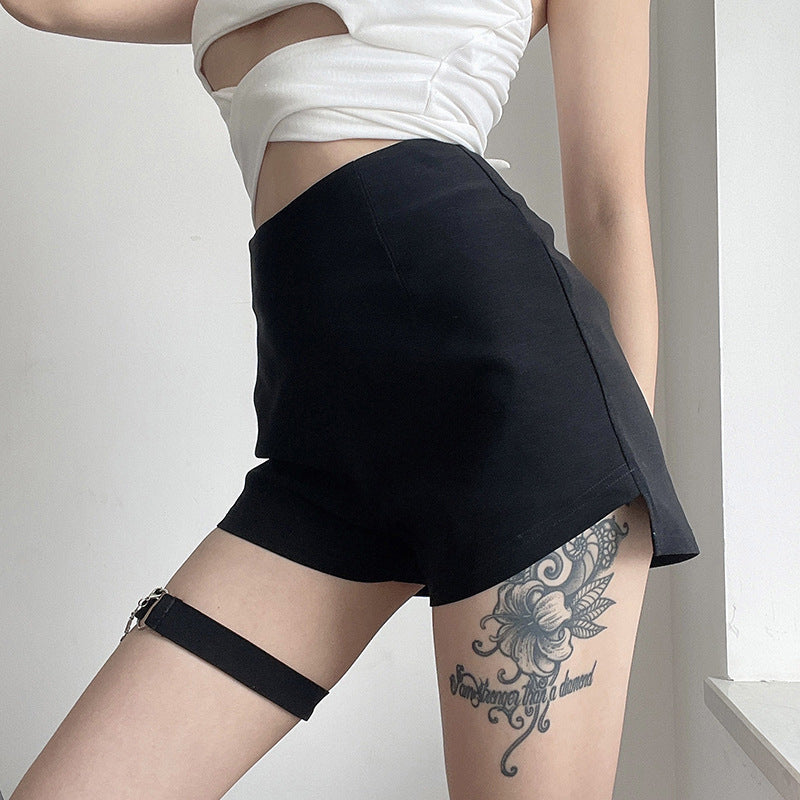 BLACK CHAIN LEG LOOP SHORTS UB2591